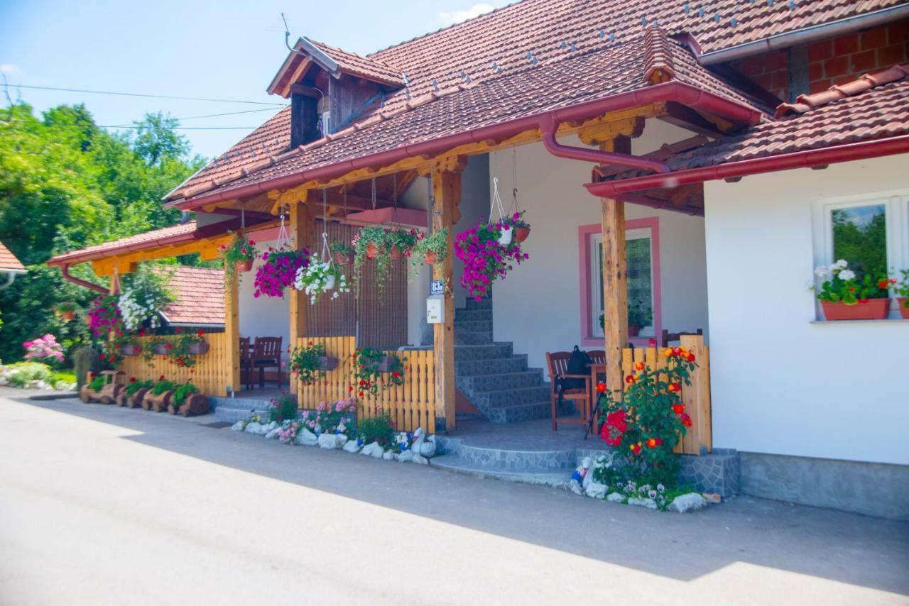 Guesthouse Ella Slunj Exterior foto
