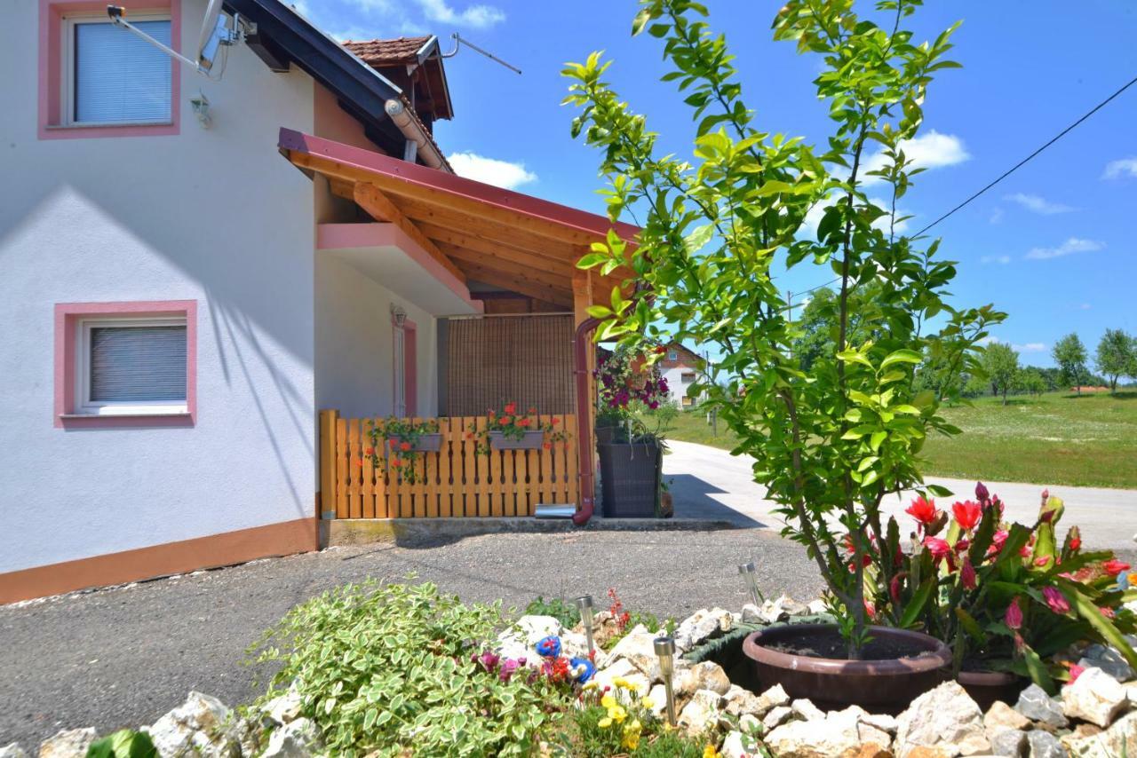 Guesthouse Ella Slunj Exterior foto